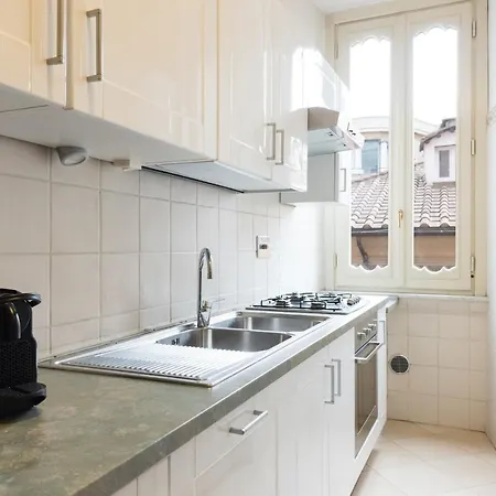Sonder At Ara Pacis 2* Рим
